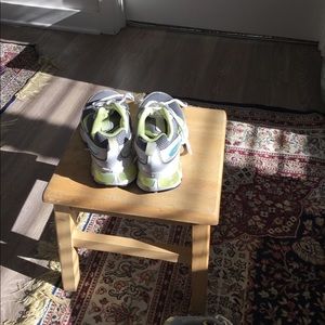 Nike sneaker for girls $30 Size 4 pre-owned